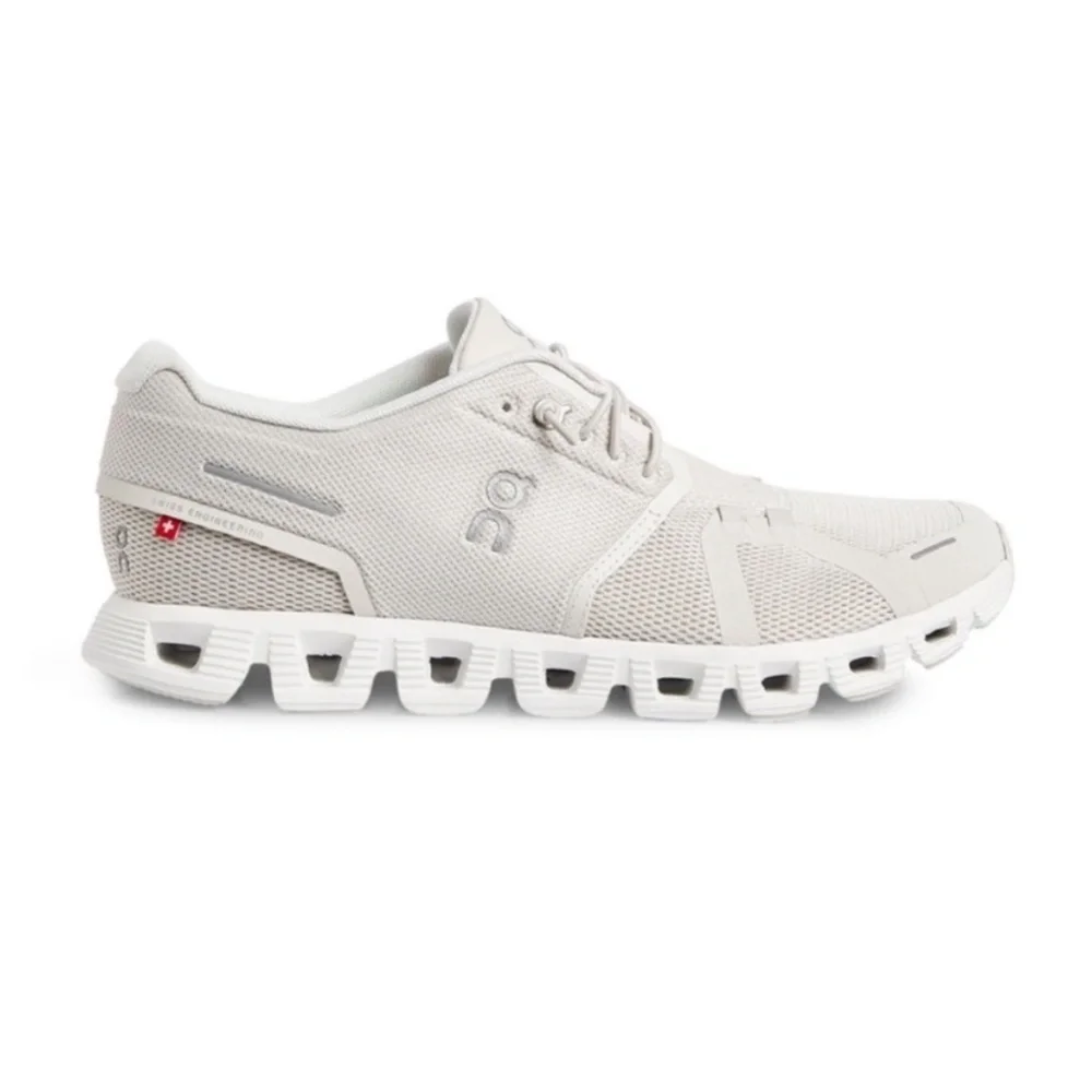 On Running Cloud 5 Running Shoes